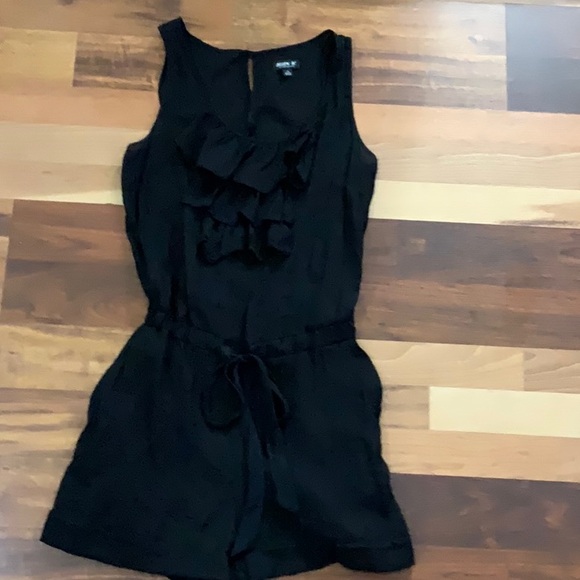 Allen B romper - Picture 1 of 2